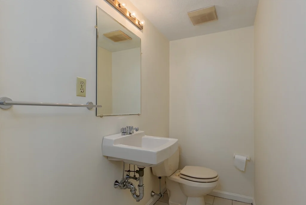 2 bed, 2 bath apartment for rent at 13 Iris Way Unit 21, Haverhill — photo 24 of 26