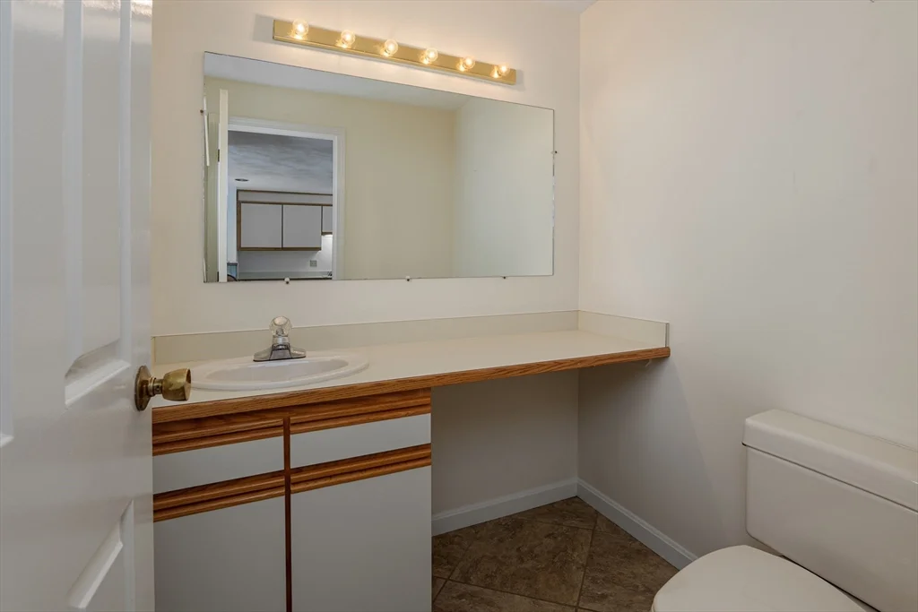 2 bed, 2 bath apartment for rent at 13 Iris Way Unit 21, Haverhill — photo 16 of 26