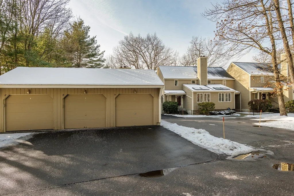 2 bed, 2 bath apartment for rent at 13 Iris Way Unit 21, Haverhill — photo 3 of 26