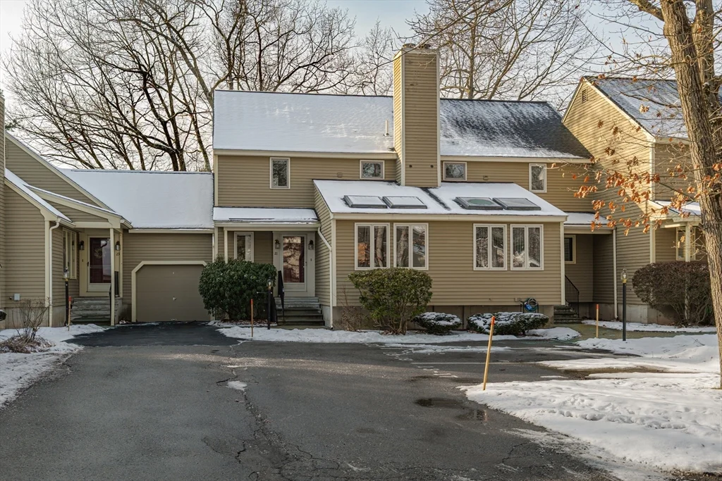 2 bed, 2 bath apartment for rent at 13 Iris Way Unit 21, Haverhill — photo 1 of 26