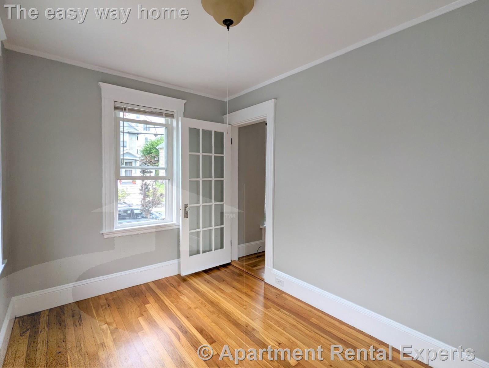 2 bed, 1 bath apartment for rent at 13 Kimball Rd Unit 1, Cambridge Line — photo 3 of 24