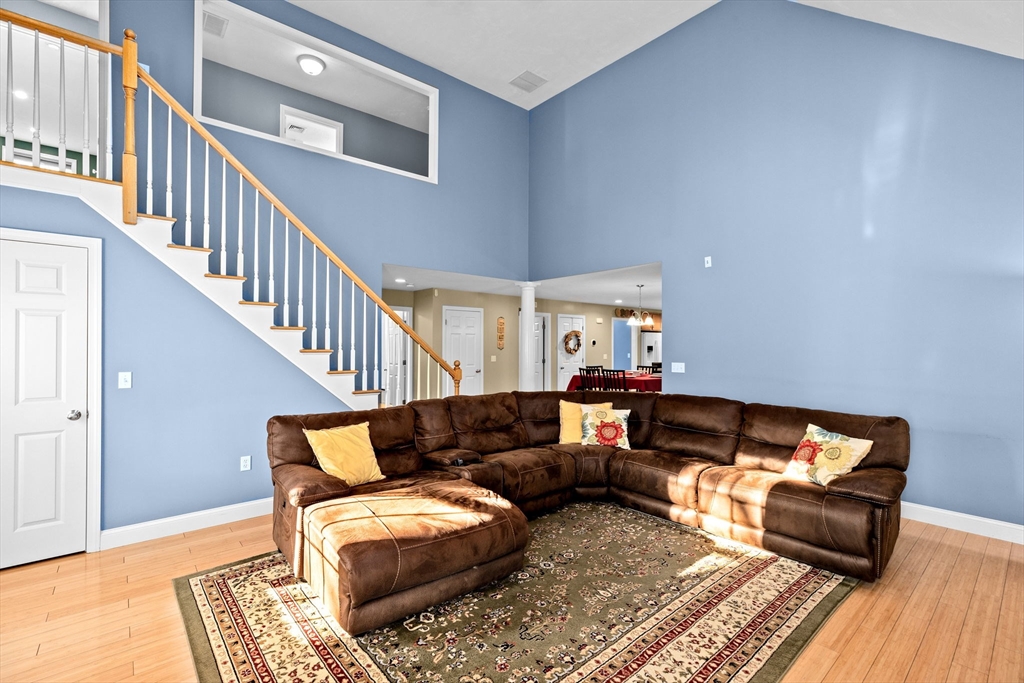 4 bed, 2 bath apartment for rent at 13 King Philip Way, East Freetown — photo 16 of 41