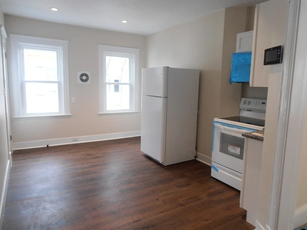 2 bed, 1 bath apartment for rent at 13 King St Unit 2, Taunton — photo 3 of 19