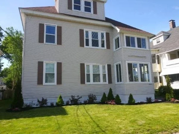 2 bed, 1 bath apartment for rent at 13 King St Unit 2, Taunton — photo 1 of 19