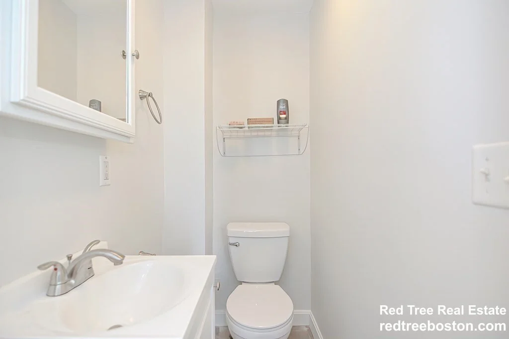 4 bed, 2 bath apartment for rent at 13 Knowlton St, South Boston — photo 14 of 17