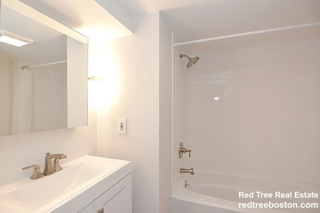 4 bed, 2 bath apartment for rent at 13 Knowlton St, South Boston — photo 15 of 17