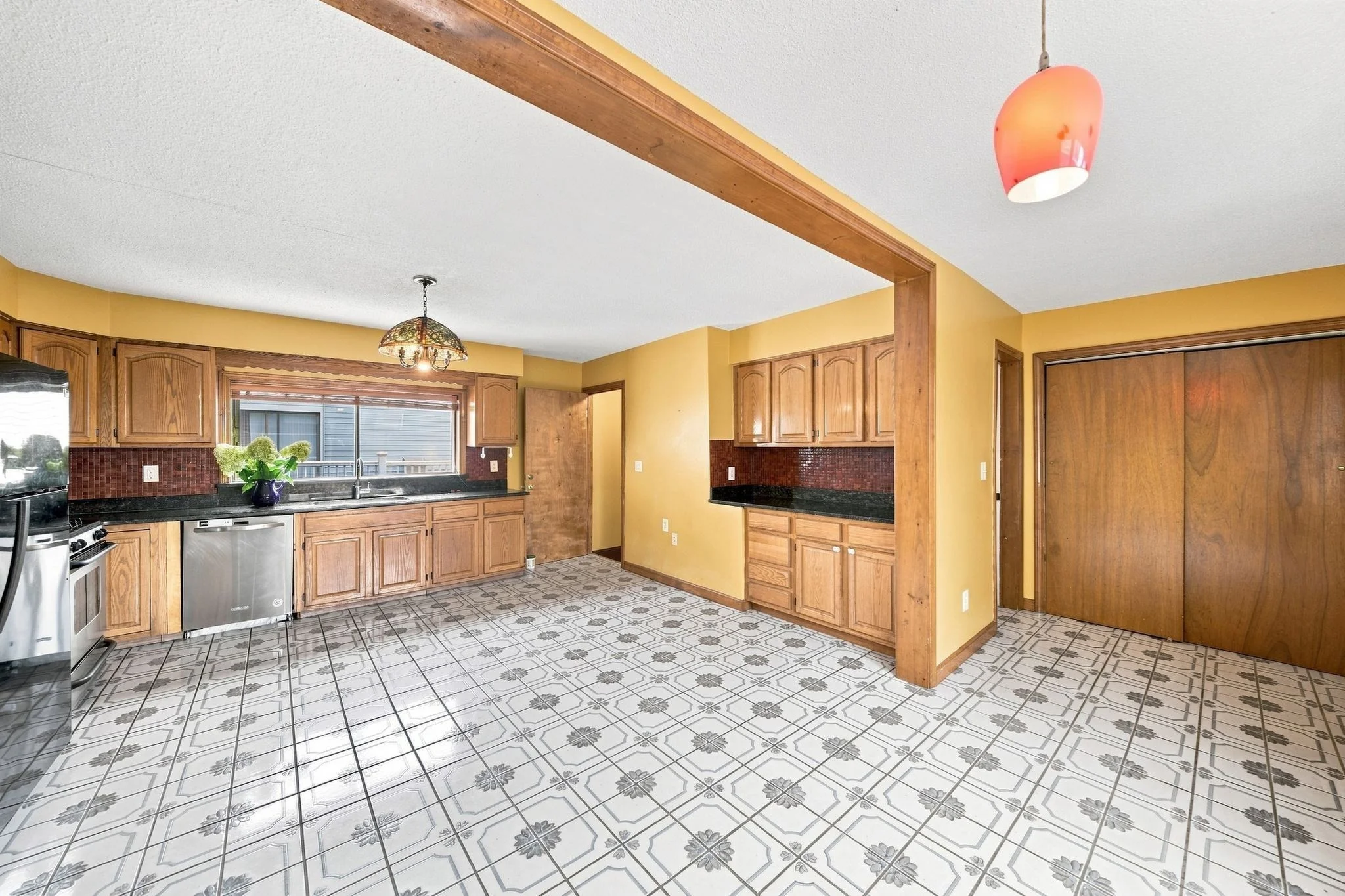 4 bed, 1 bath apartment for rent at 13 Knowlton Steet Unit 2, East Somerville — photo 9 of 24