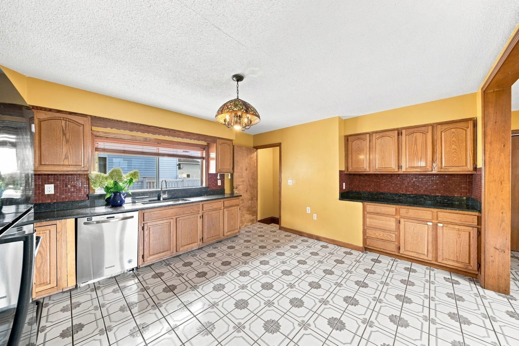 4 bed, 1 bath apartment for rent at 13 Knowlton Steet Unit 2, East Somerville — photo 7 of 24
