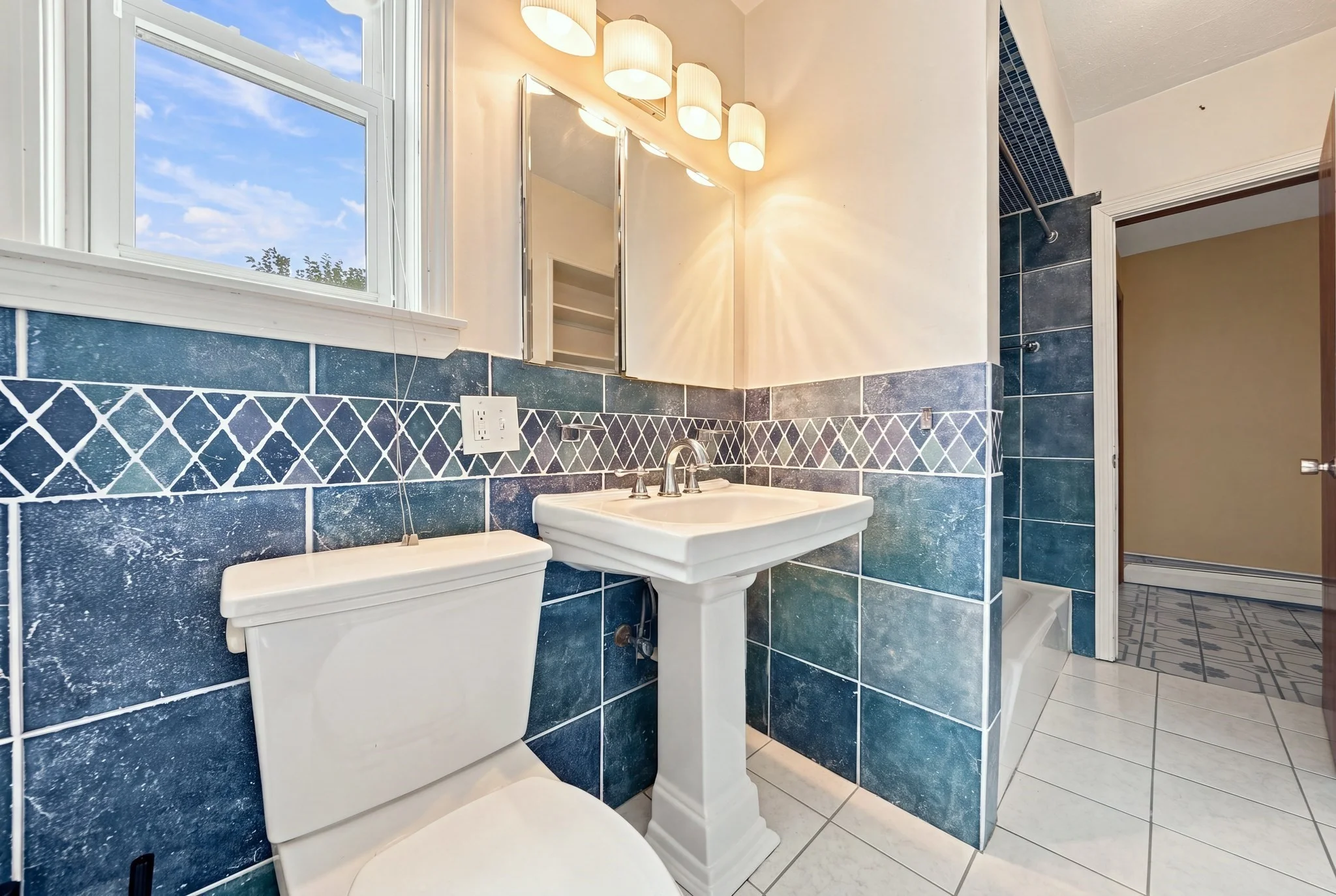 4 bed, 1 bath apartment for rent at 13 Knowlton Steet Unit 2, East Somerville — photo 6 of 24
