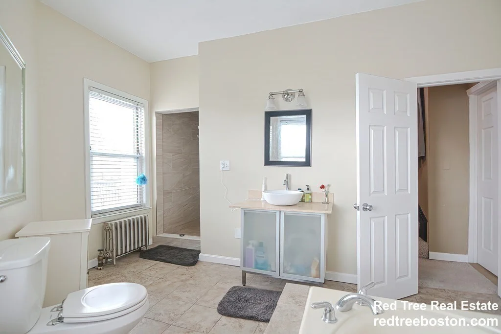 4 bed, 2 bath apartment for rent at 13 Knowlton Unit 13, Boston — photo 12 of 15