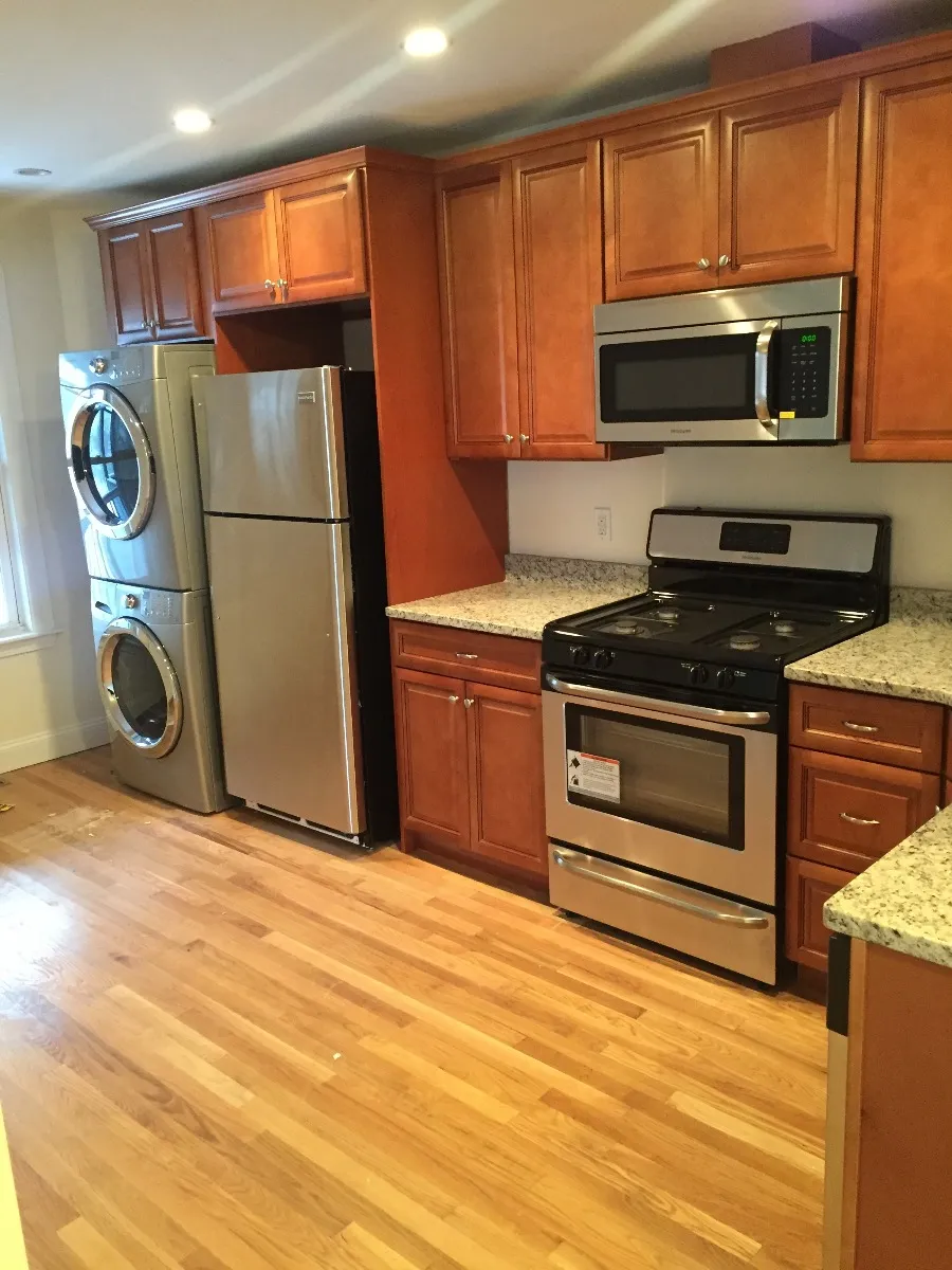 3 bed, 1 bath apartment for rent at 13 Leverett St Unit 3, Boylston Street — photo 1 of 8