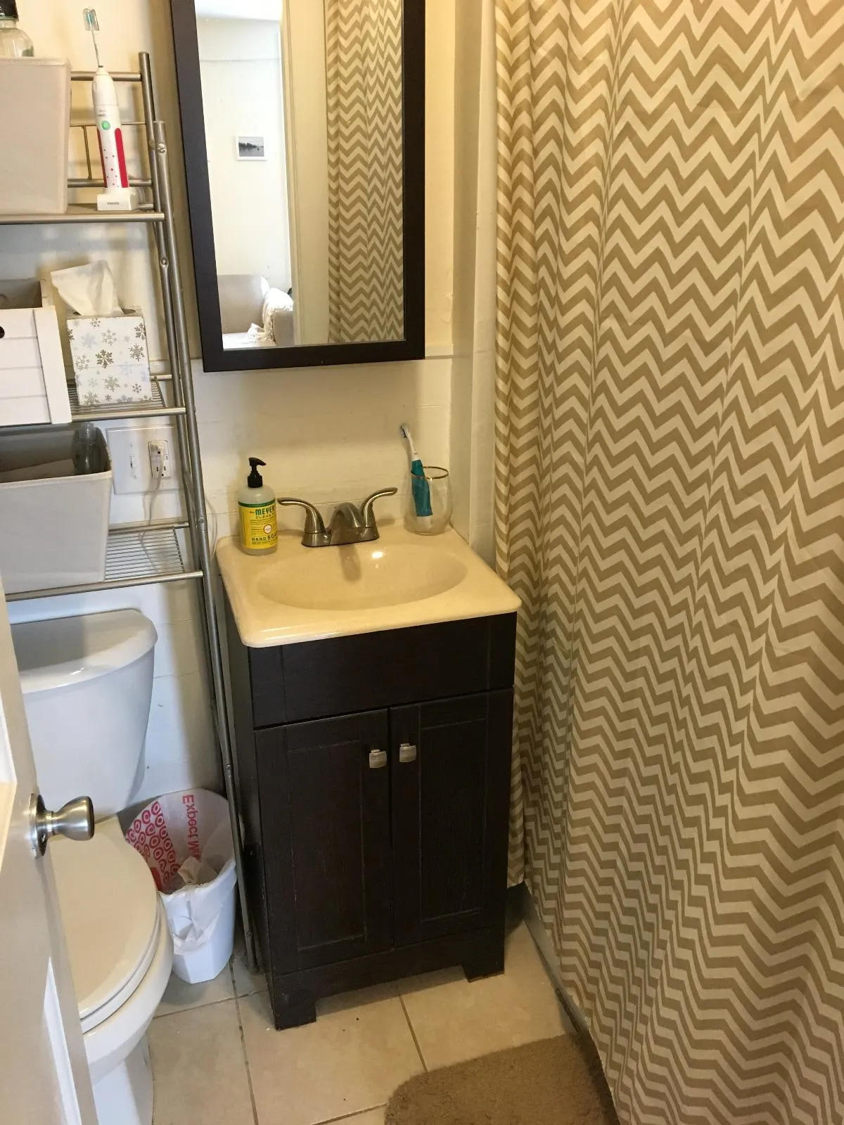 3 bed, 1 bath apartment for rent at 13 Leverett St Unit 3, Boylston Street — photo 7 of 8