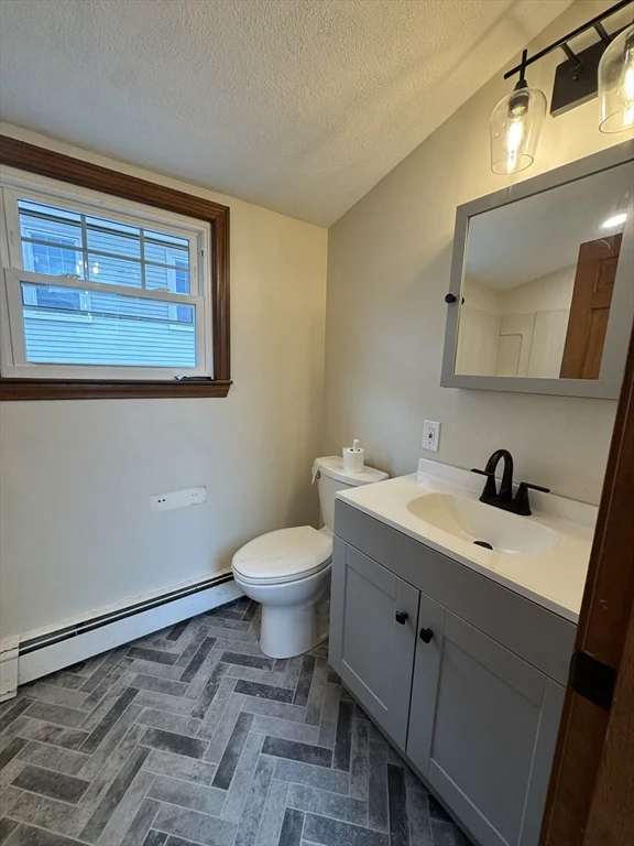 2 bed, 1 bath apartment for rent at 13 Lovett St, Beverly — photo 11 of 17