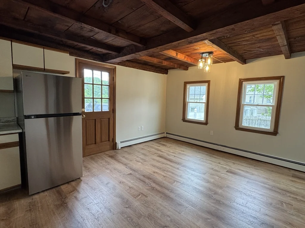 2 bed, 1 bath apartment for rent at 13 Lovett St, Beverly — photo 4 of 17