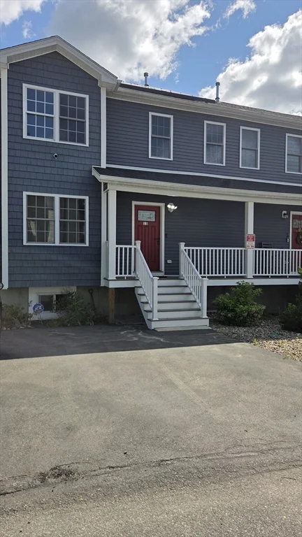 3 bed, 2 bath apartment for rent at 13 Marion St Unit 13, Haverhill — photo 2 of 16