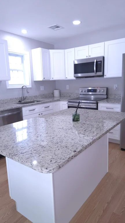 3 bed, 2 bath apartment for rent at 13 Marion St Unit 13, Haverhill — photo 4 of 16