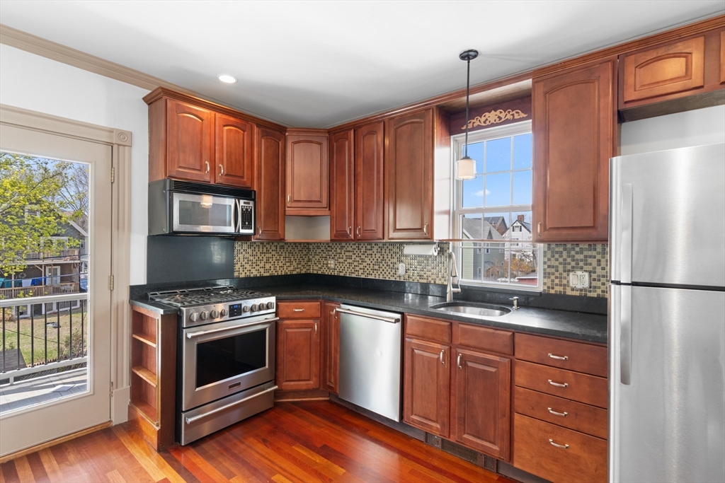 2 bed, 2 bath apartment for rent at 13 Maryland St Unit 2, Dorchester — photo 5 of 27