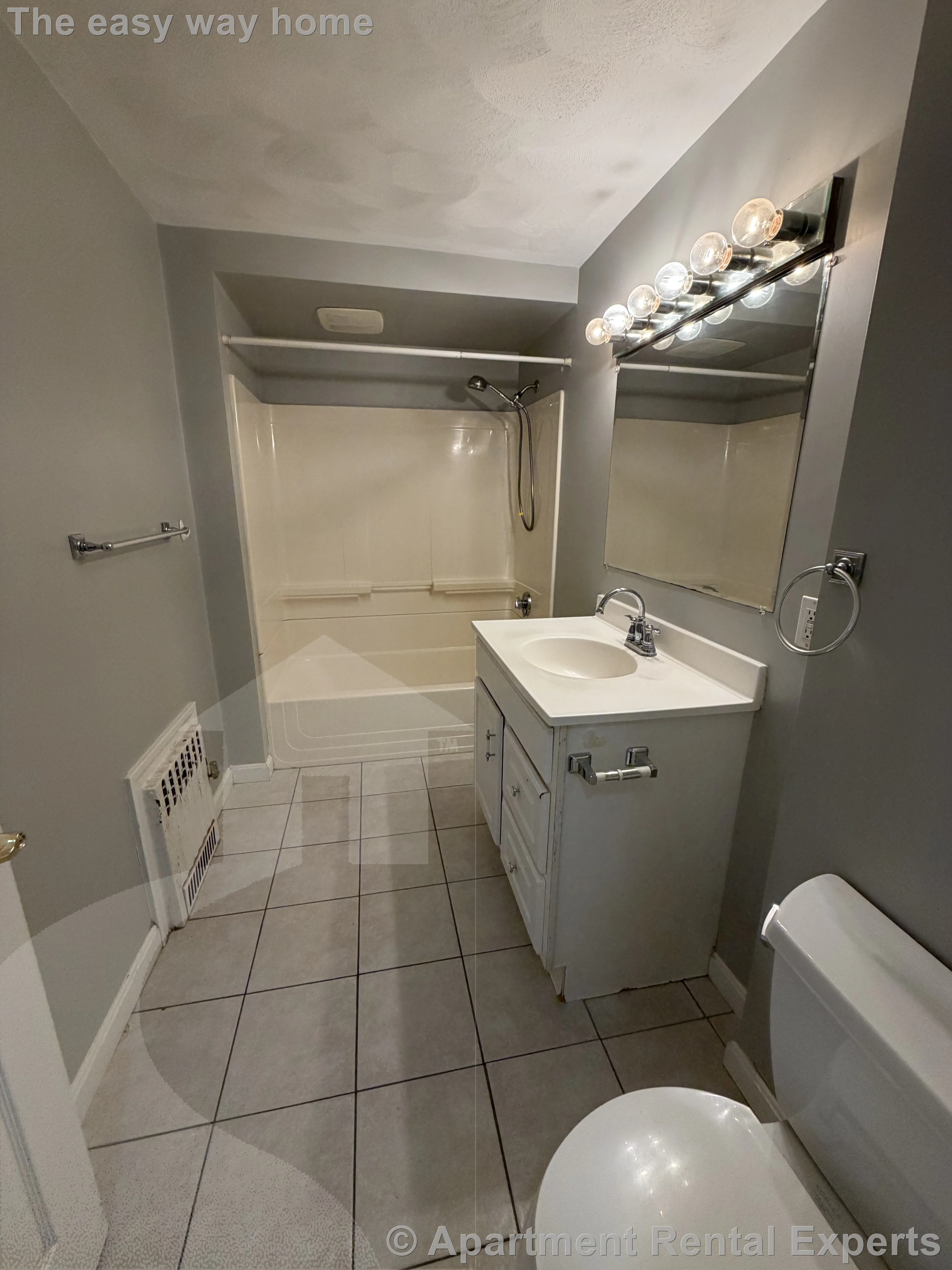 3 bed, 1 bath apartment for rent at 13 Metcalf St, Tufts — photo 9 of 21