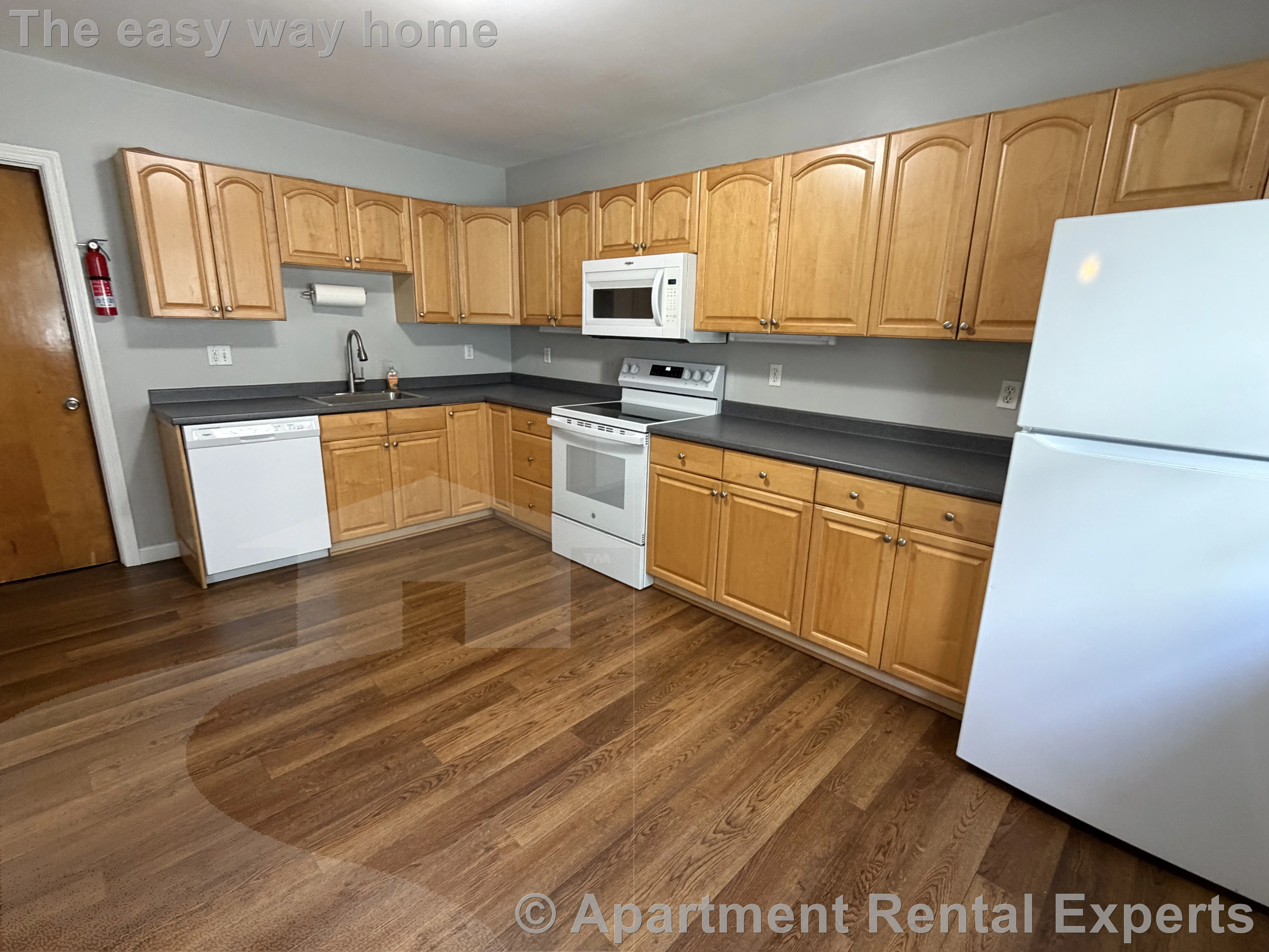 3 bed, 1 bath apartment for rent at 13 Metcalf St, Tufts — photo 5 of 21