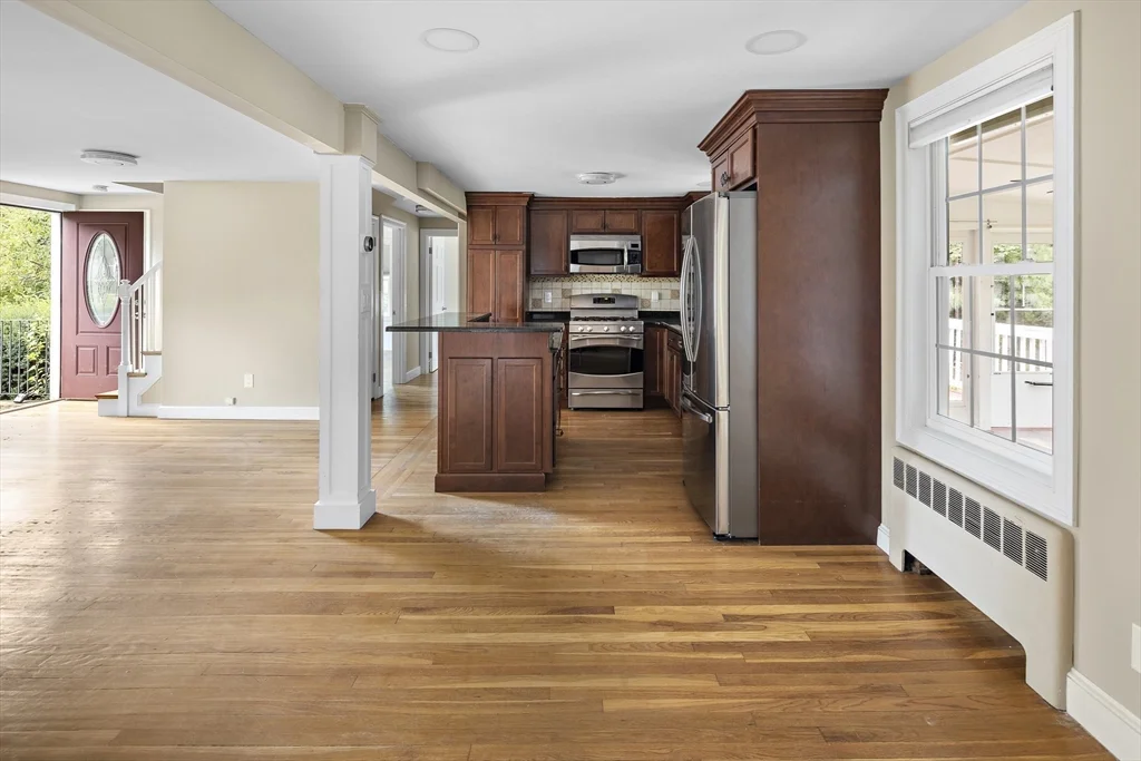 4 bed, 2 bath apartment for rent at 13 Milk St, Lexington — photo 4 of 24
