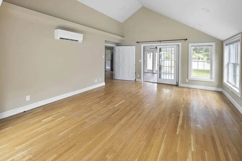 4 bed, 2 bath apartment for rent at 13 Milk St, Lexington — photo 8 of 24