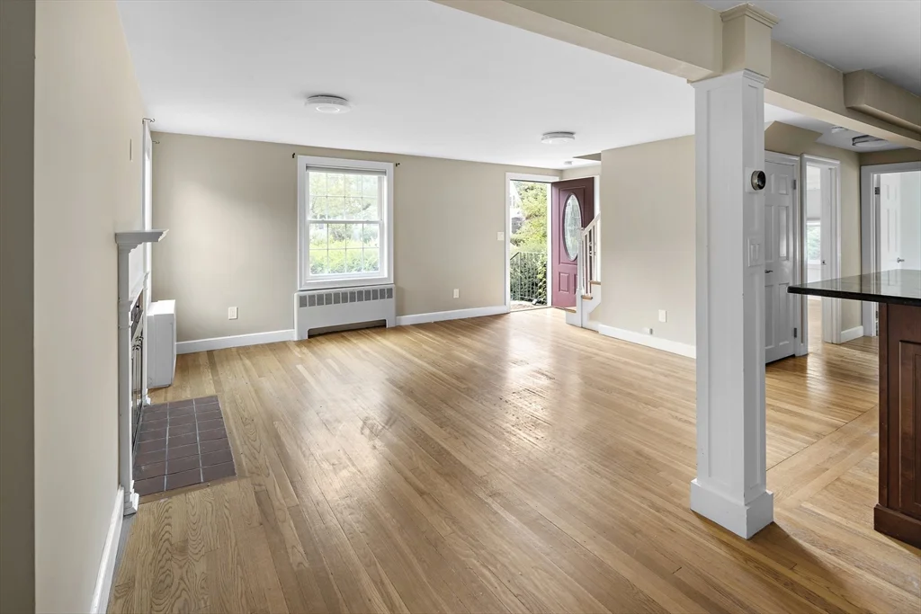 4 bed, 2 bath apartment for rent at 13 Milk St, Lexington — photo 3 of 24