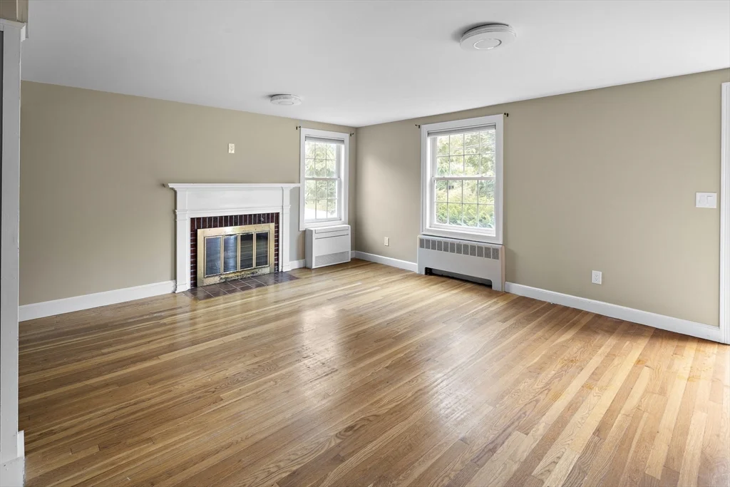 4 bed, 2 bath apartment for rent at 13 Milk St, Lexington — photo 2 of 24