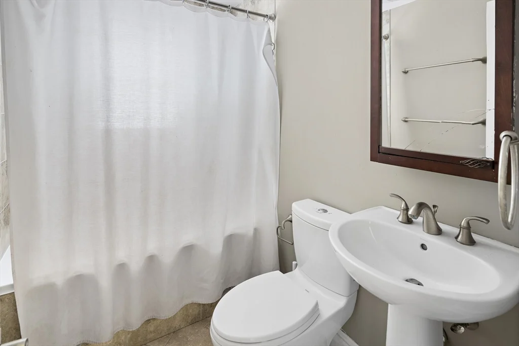 4 bed, 2 bath apartment for rent at 13 Milk St, Lexington — photo 13 of 24