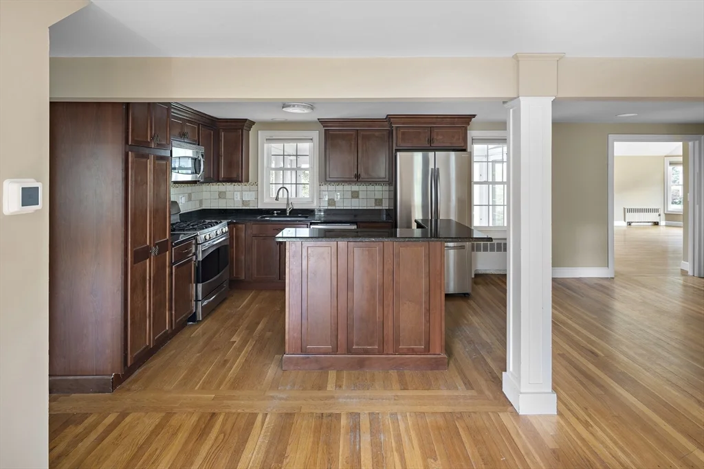 4 bed, 2 bath apartment for rent at 13 Milk St, Lexington — photo 5 of 24