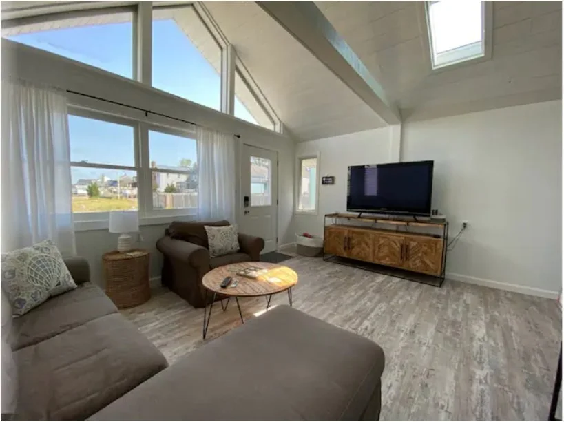 2 bed, 1 bath apartment for rent at 13 Moreland Ave, Hull — photo 11 of 25