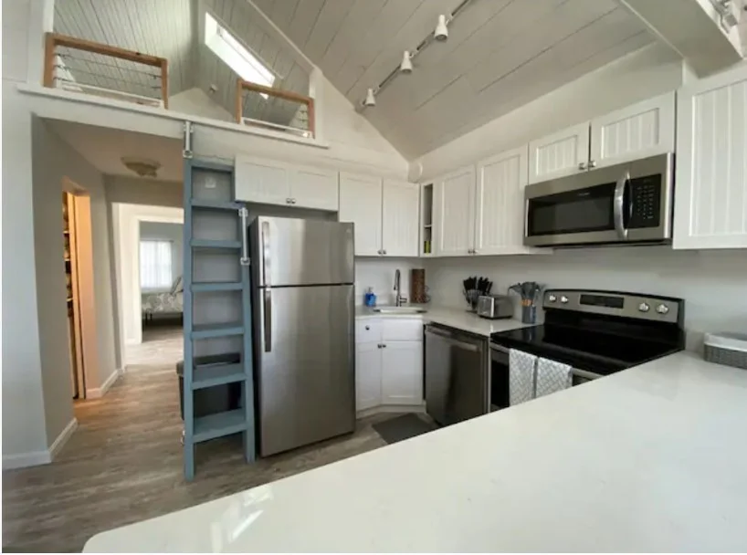 2 bed, 1 bath apartment for rent at 13 Moreland Ave, Hull — photo 16 of 25