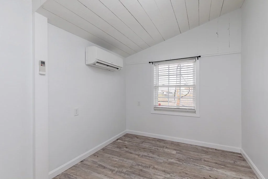 2 bed, 1 bath apartment for rent at 13 Moreland Ave Unit 1, Hull — photo 12 of 28