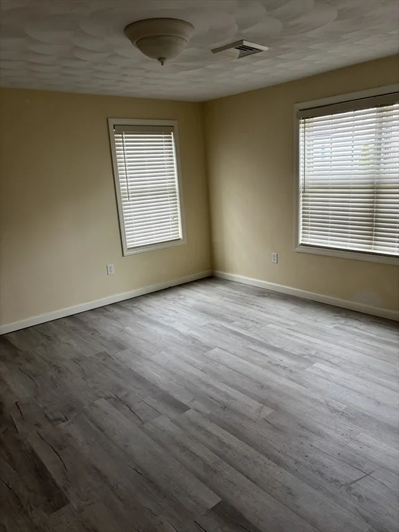 4 bed, 2 bath apartment for rent at 13 Navajo Rd, Worcester — photo 11 of 14