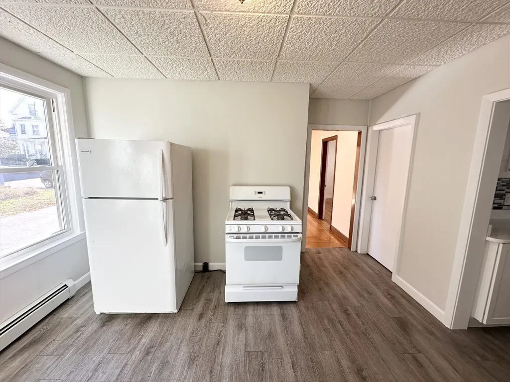 2 bed, 1 bath apartment for rent at 13 New Hampshire Ave Unit 1, Haverhill — photo 4 of 9