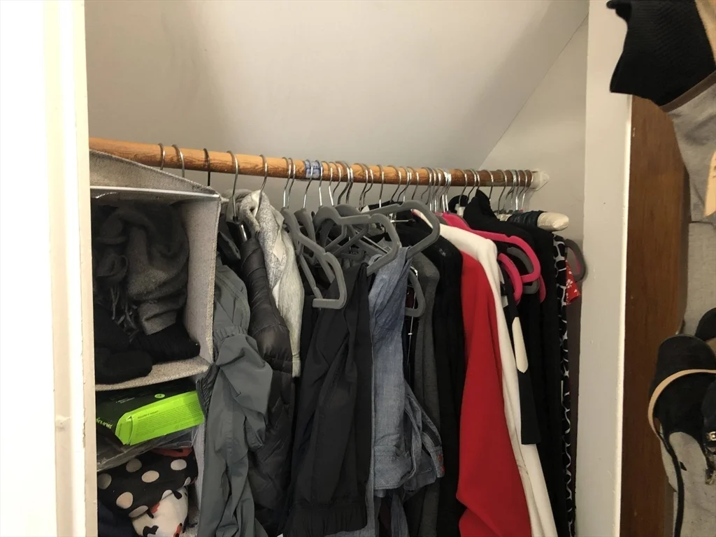 Studio bed, 1 bath apartment for rent at 13 Nonantum Unit 1R, Newton — photo 9 of 15