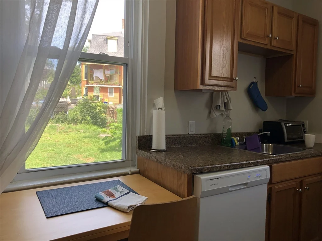 Studio bed, 1 bath apartment for rent at 13 Nonantum Unit 1R, Newton — photo 7 of 15