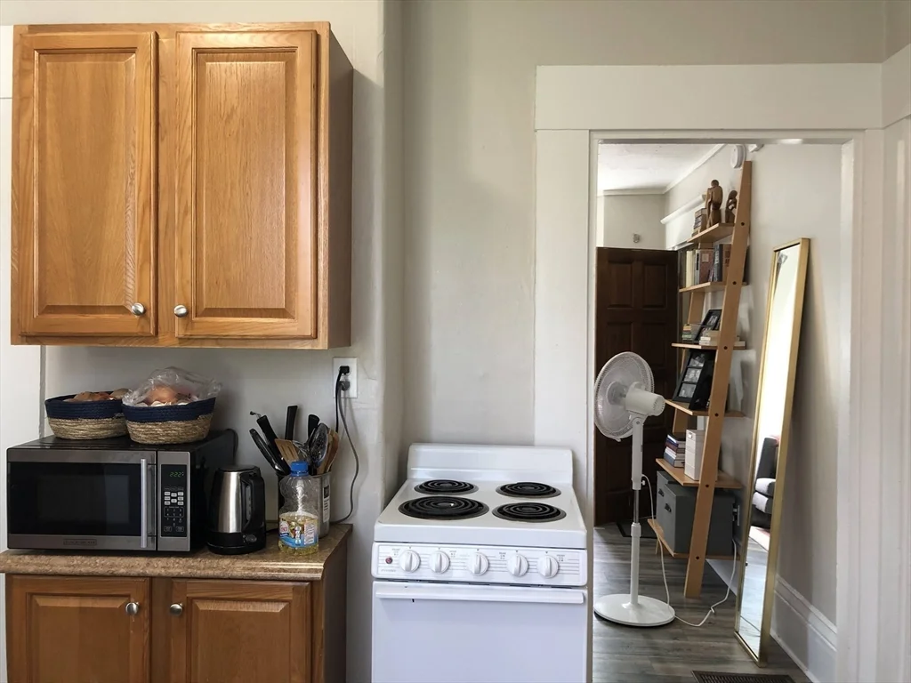 Studio bed, 1 bath apartment for rent at 13 Nonantum Unit 1R, Newton — photo 6 of 15