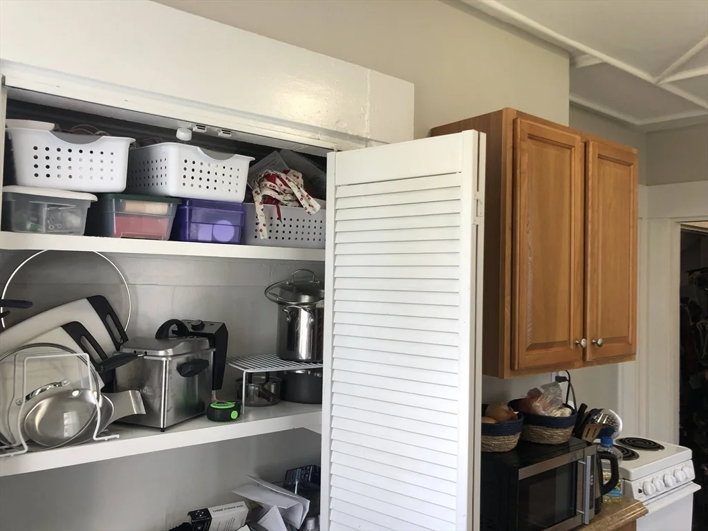 Studio bed, 1 bath apartment for rent at 13 Nonantum Unit 1R, Newton — photo 8 of 15