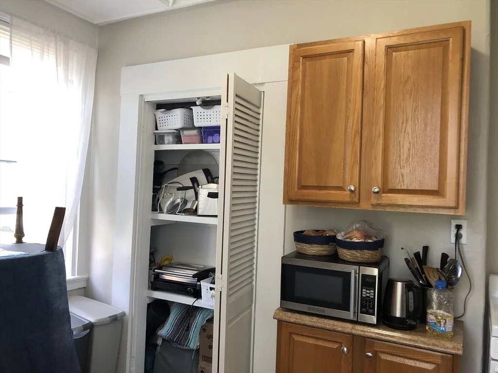 Studio bed, 1 bath apartment for rent at 13 Nonantum Unit 1R, Newton — photo 4 of 15