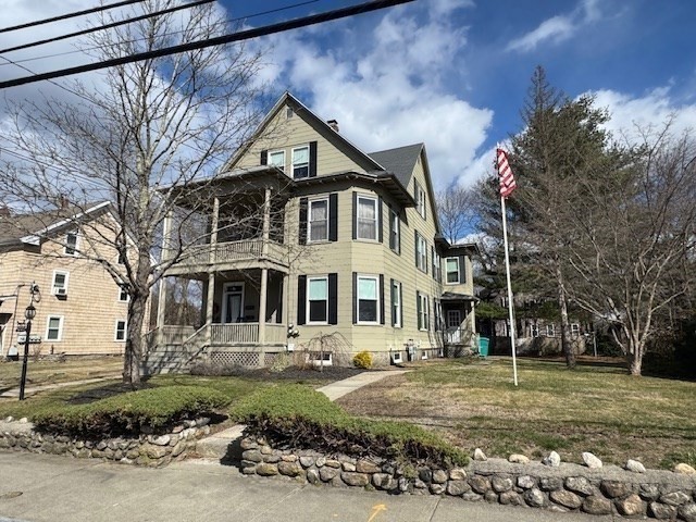 2 bed, 1 bath apartment for rent at 13 Oak St Unit 1, Uxbridge — photo 3 of 25
