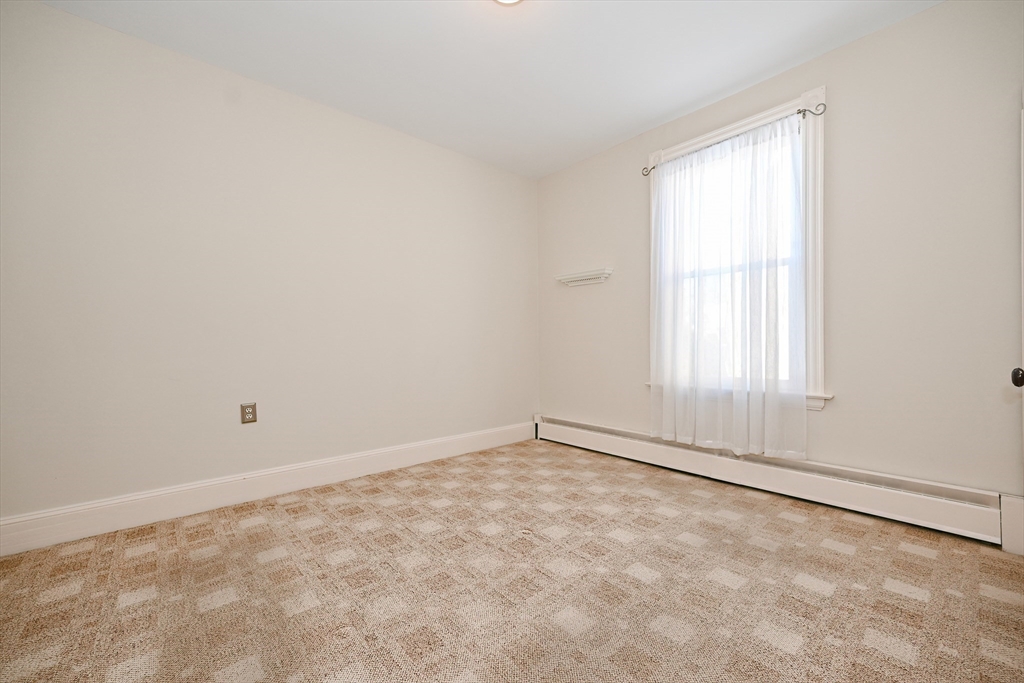 2 bed, 1 bath apartment for rent at 13 Oak St Unit 1, Uxbridge — photo 22 of 25