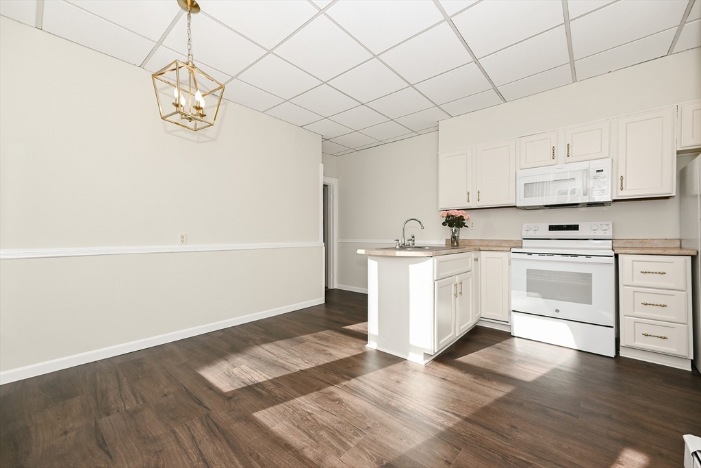 2 bed, 1 bath apartment for rent at 13 Oak St Unit 1, Uxbridge — photo 11 of 25