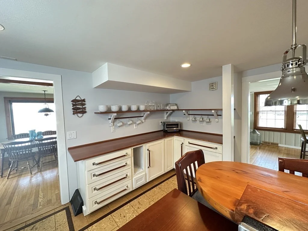 3 bed, 1 bath apartment for rent at 13 Ocean Unit N/A, Marshfield — photo 10 of 20