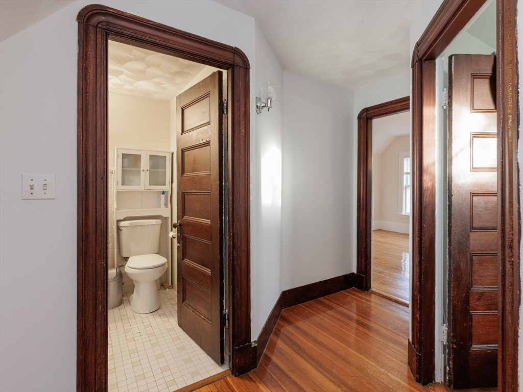 2 bed, 1 bath apartment for rent at 13 Oxford Ave Unit 13, Belmont — photo 21 of 32