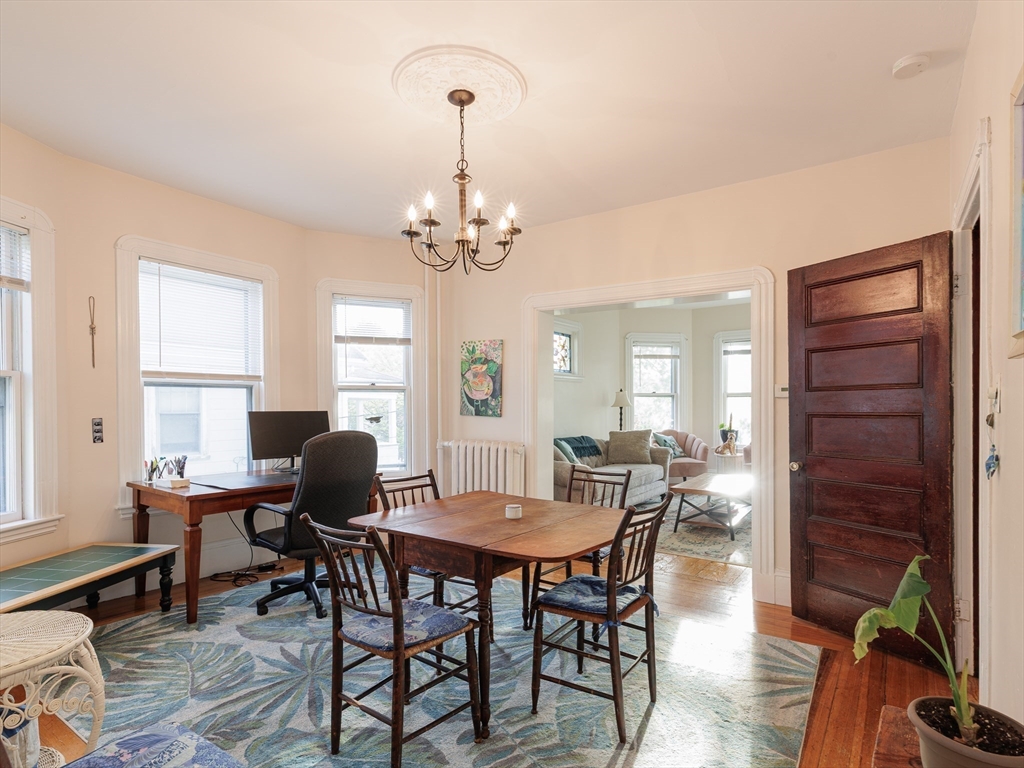 2 bed, 1 bath apartment for rent at 13 Oxford Ave Unit 13, Belmont — photo 9 of 32