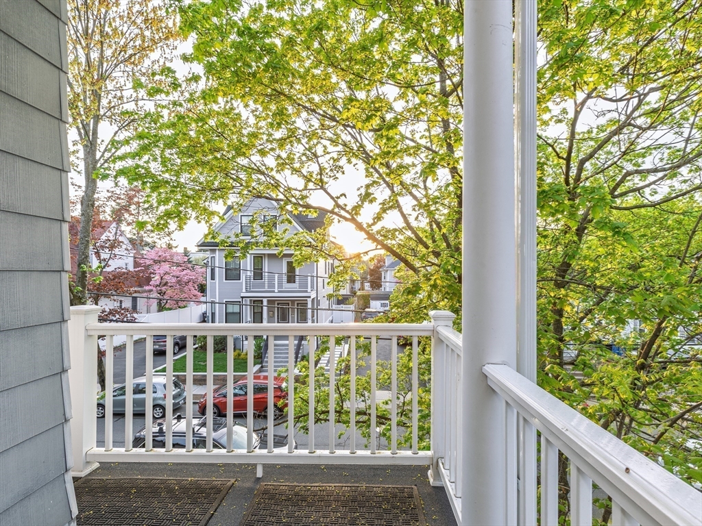 2 bed, 1 bath apartment for rent at 13 Oxford Ave Unit 13, Belmont — photo 29 of 32