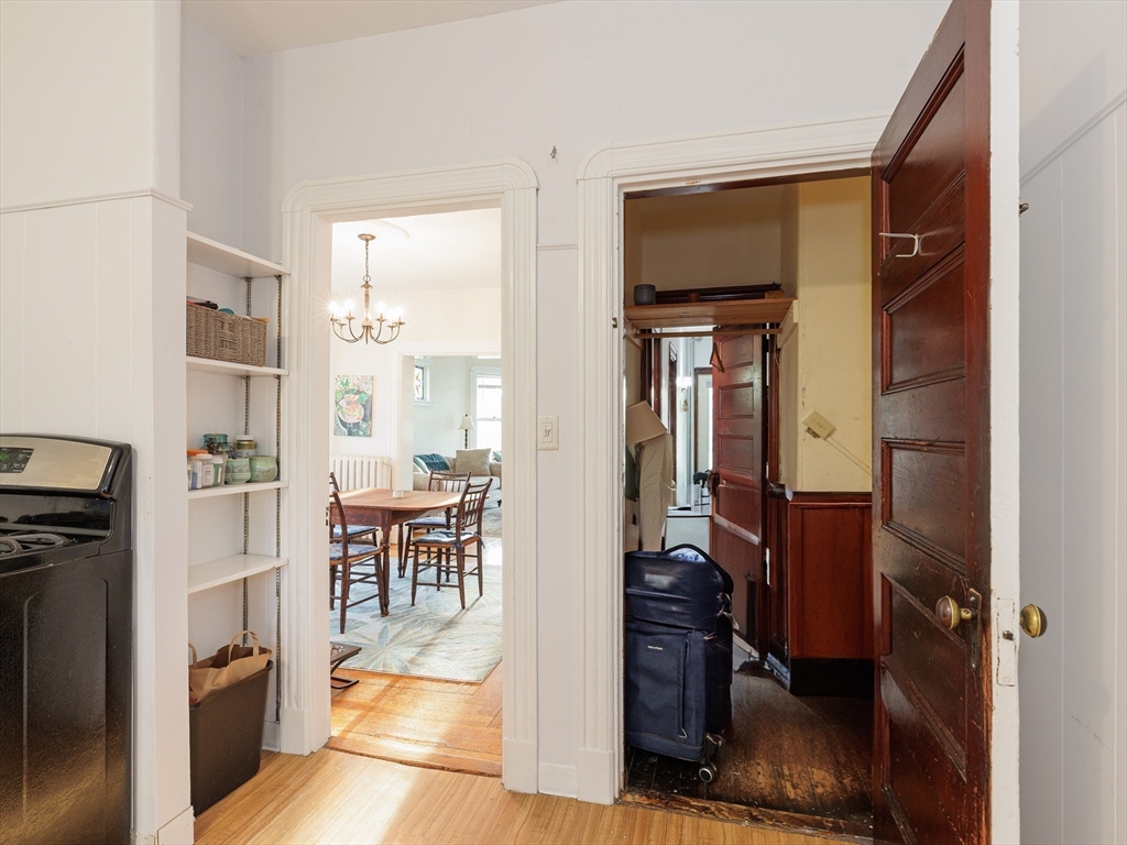2 bed, 1 bath apartment for rent at 13 Oxford Ave Unit 13, Belmont — photo 19 of 32