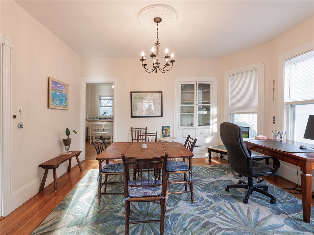 2 bed, 1 bath apartment for rent at 13 Oxford Ave Unit 13, Belmont — photo 7 of 32