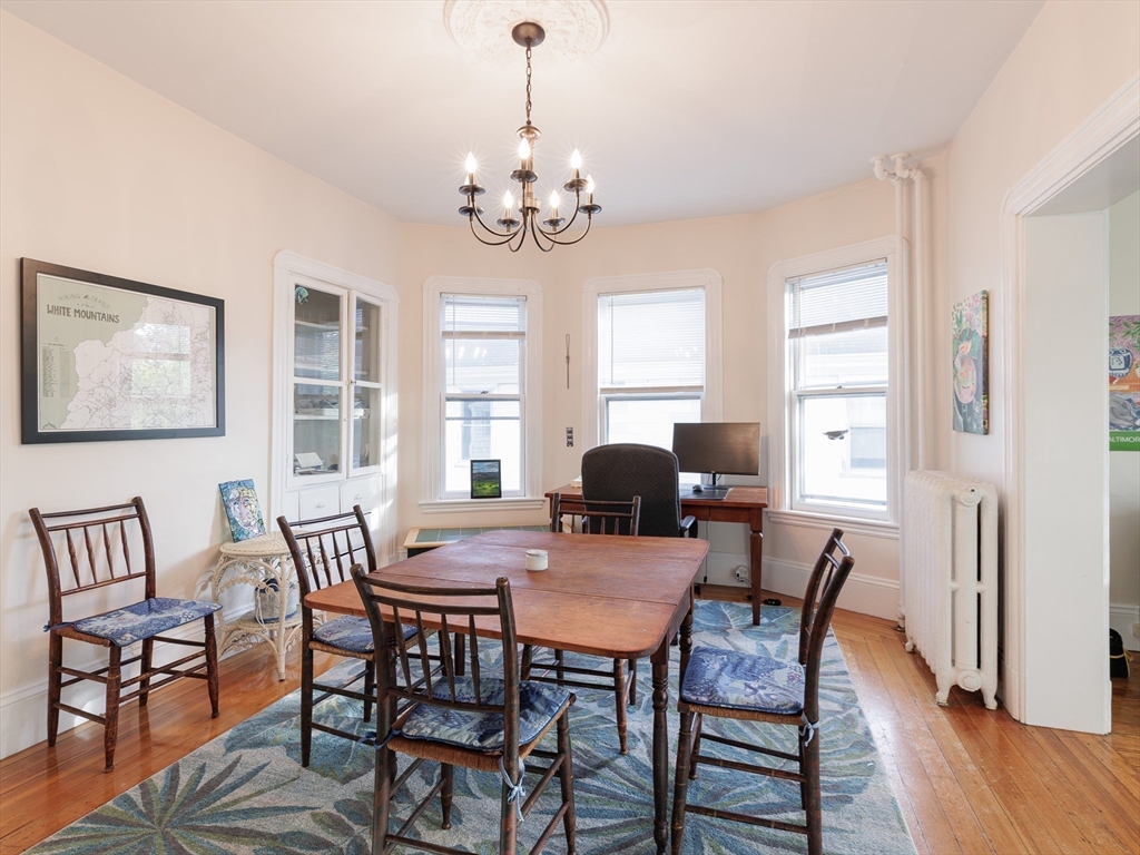 2 bed, 1 bath apartment for rent at 13 Oxford Ave Unit 13, Belmont — photo 8 of 32