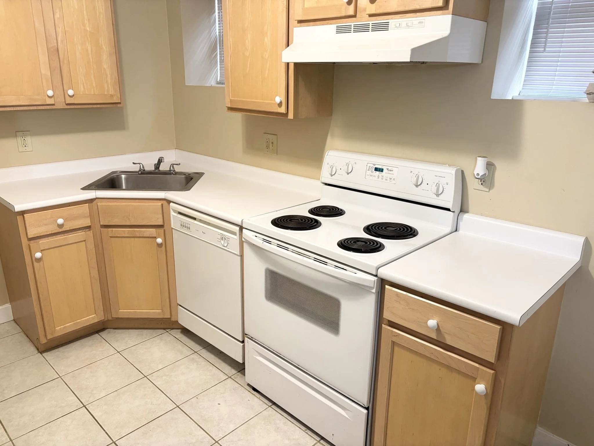 1 bed, 1 bath apartment for rent at 13 Park St Unit C, Mansfield — photo 4 of 14